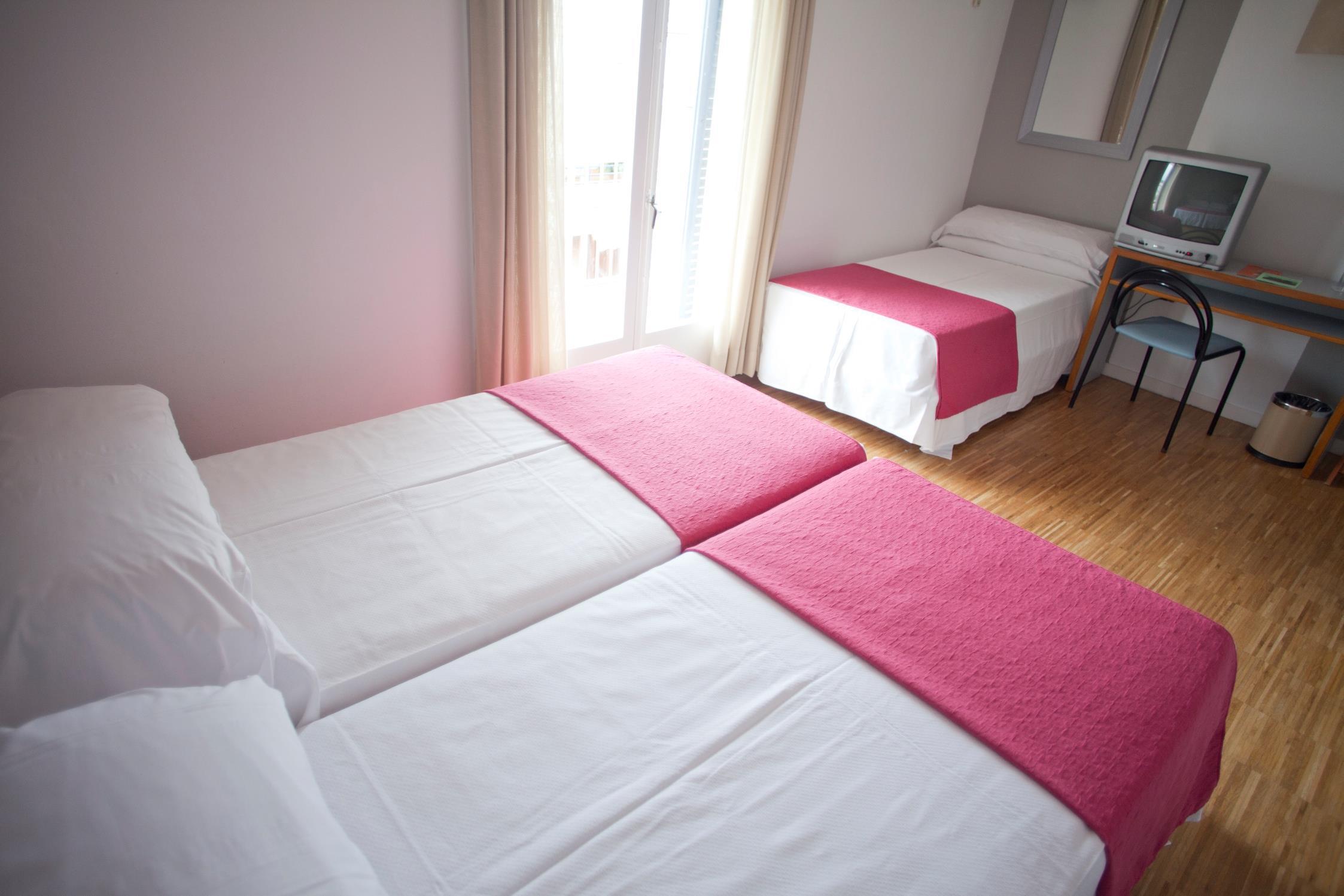 ホテル スブール シッチェス 部屋 写真