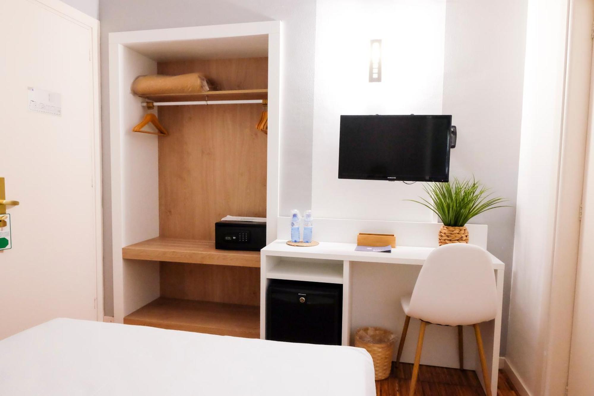 ホテル スブール シッチェス 部屋 写真